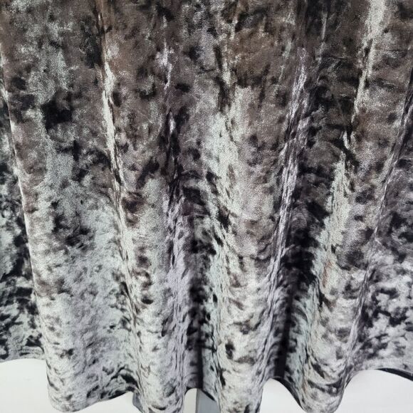 Beautifully Soft Silver Grey Velvet Top with Collar Bow Detail - Picture 8 of 10